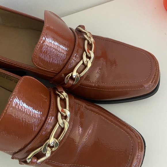 Shiny burned orange loafers with chunky heels - Picture 2 of 6